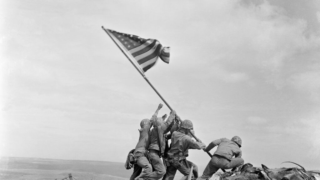 fourth of july - independence day - bestgiftlistings - best gift listings - marines raise a flag at iwo Jima, Japan